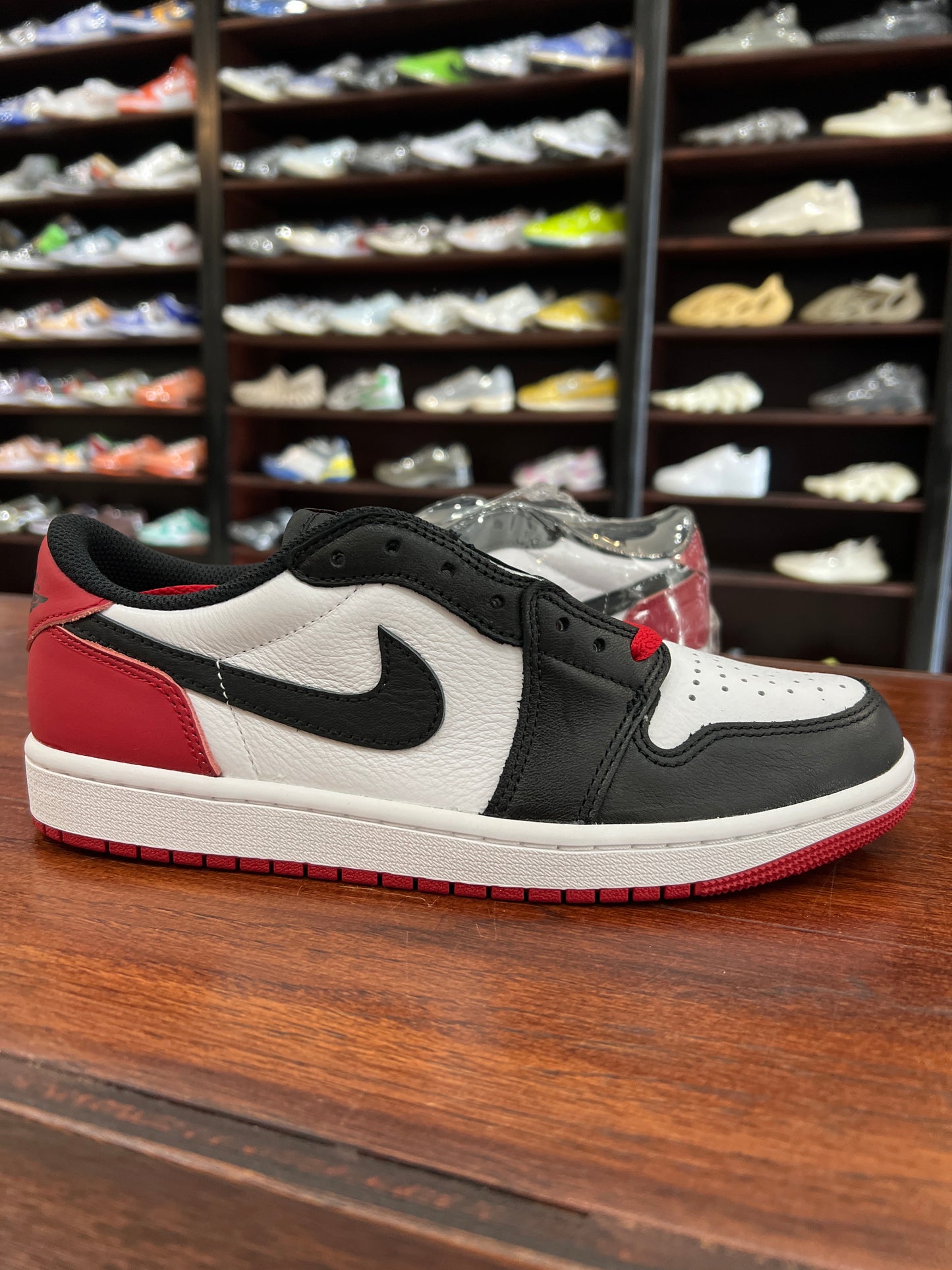 Jordan 1 Retro Low OG Black Toe (2023)