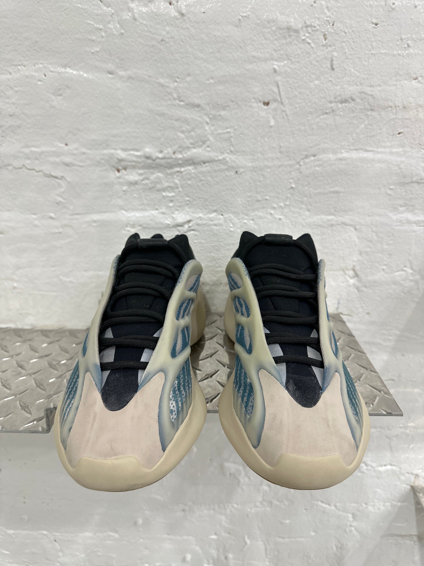 Yeezy 700 Kyanite - 9