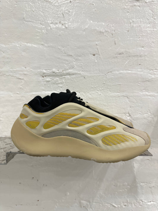 Yeezy 700 Safflower - 9