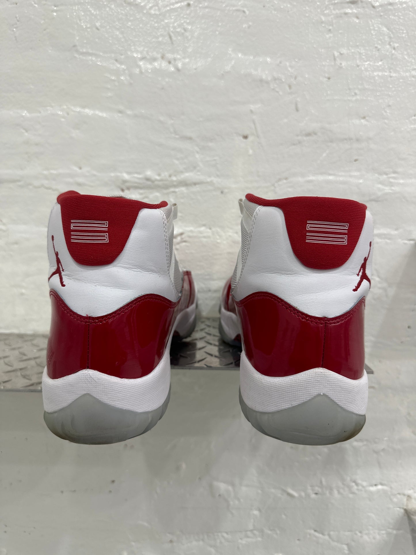 Jordan 11 Cherry - size 12.5