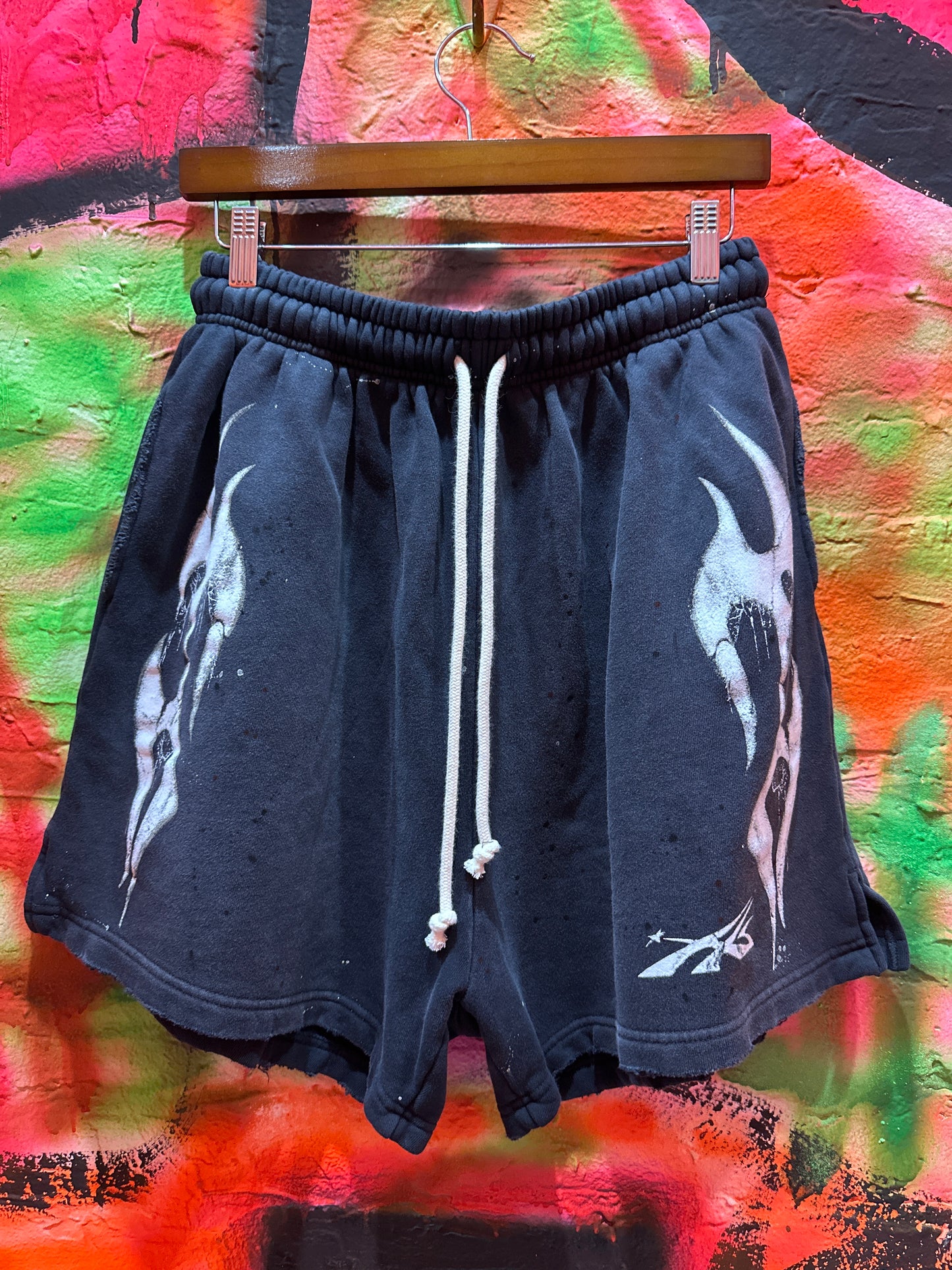 Hellstar shorts - large